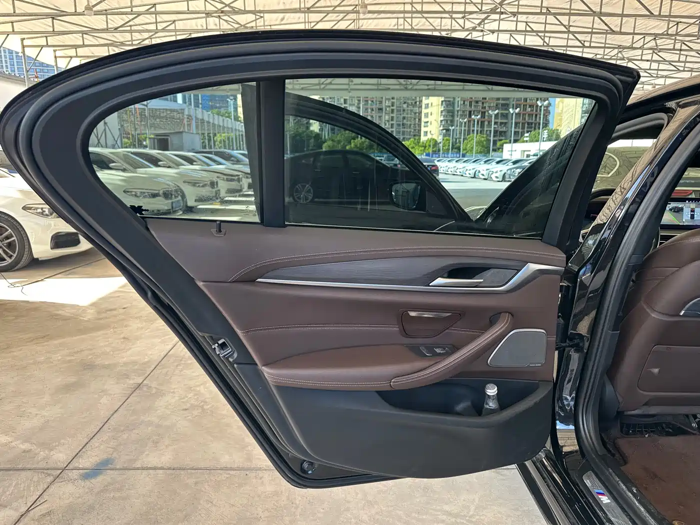 BMW 5 Series 2021 530Li Leading Luxury Package фото 25