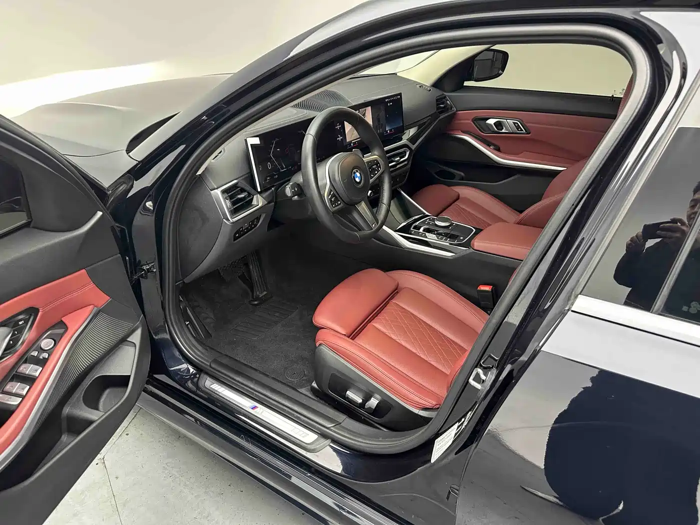 BMW 3 Series 2023 320Li M Sport Package фото 8