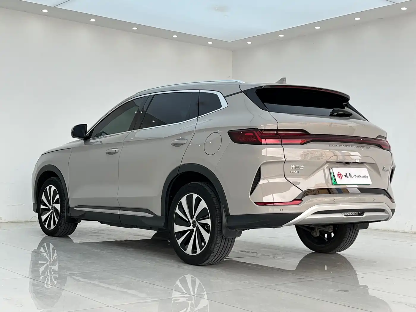 BYD Song PLUS PHEV 2024 Glory Edition DM-i 150km Flagship PLUS фото 17