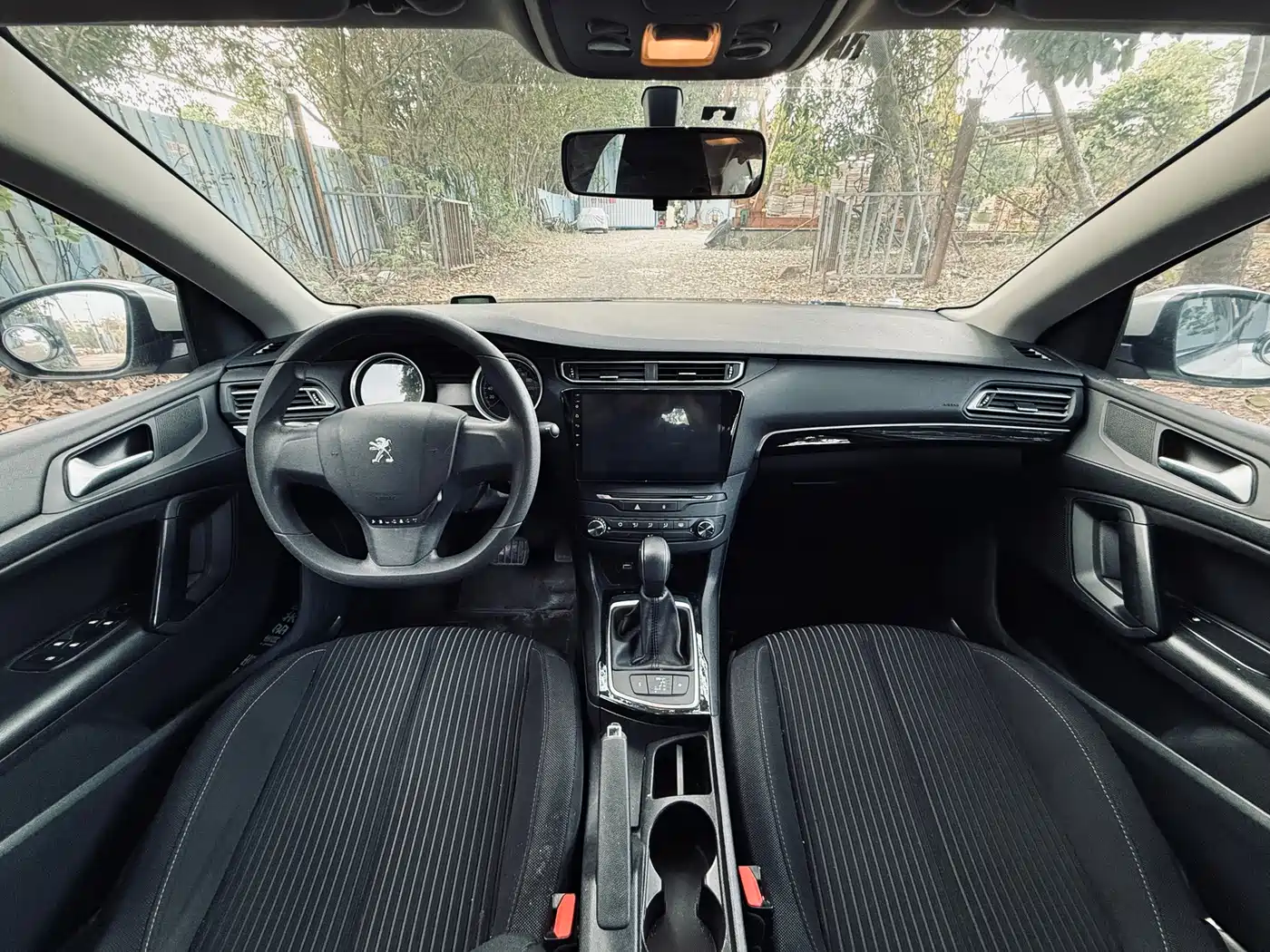 Peugeot 408 2014 1.8L Automatic Leading Edition фото 23