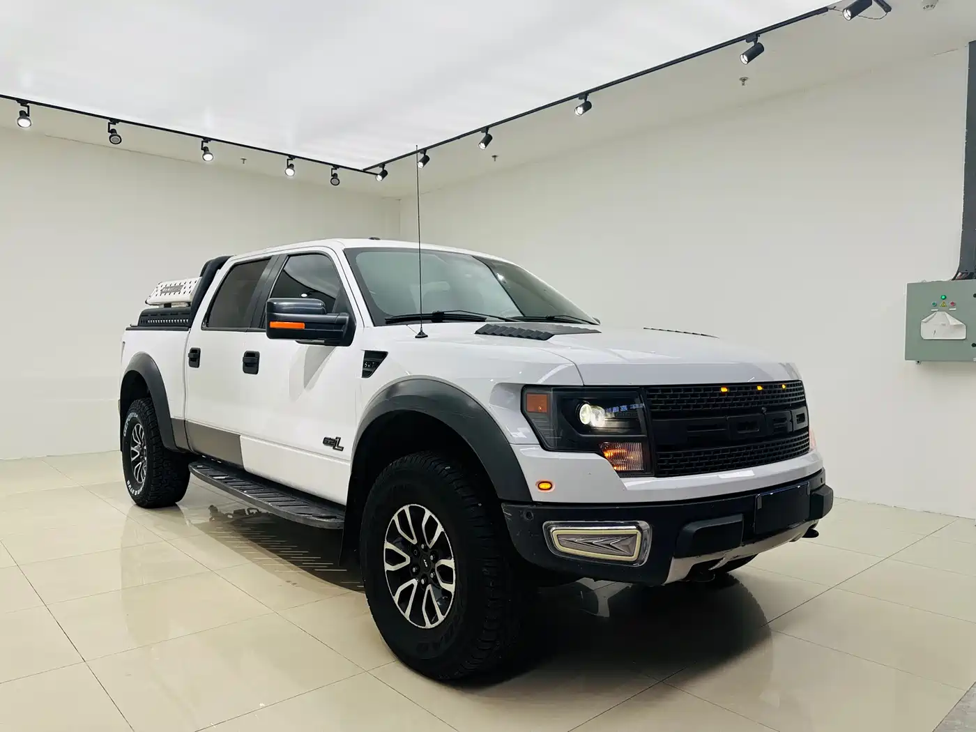 Ford F-150 Raptor 2014 6.2L US Version фото 3