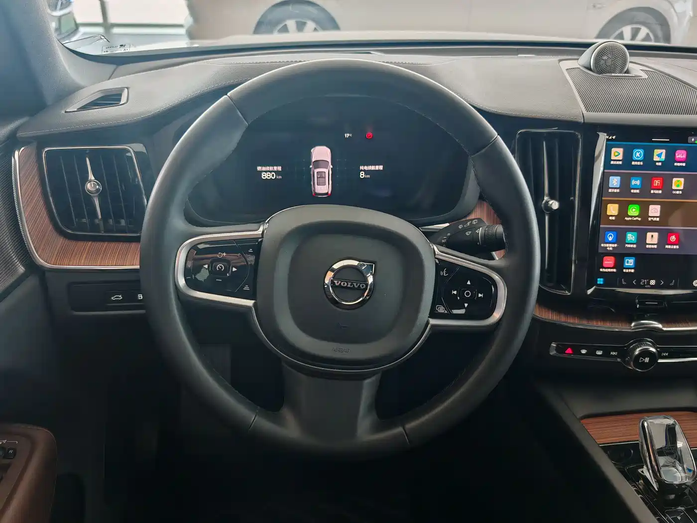 VOLVO XC60 PLUG IN HYBRID