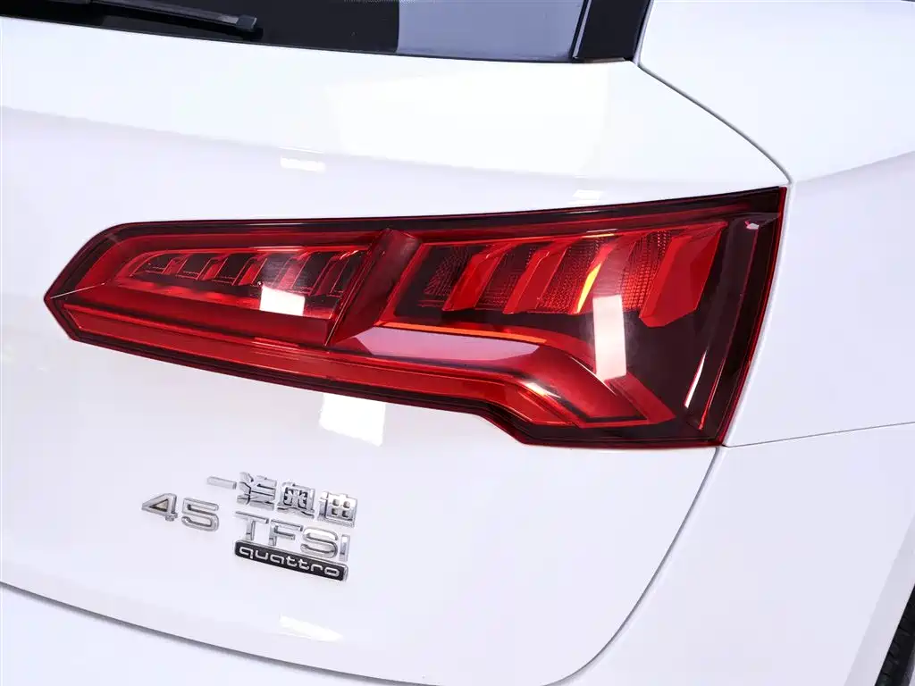 Audi Q5L 2020 40 TFSI Prestige Fashion фото 9