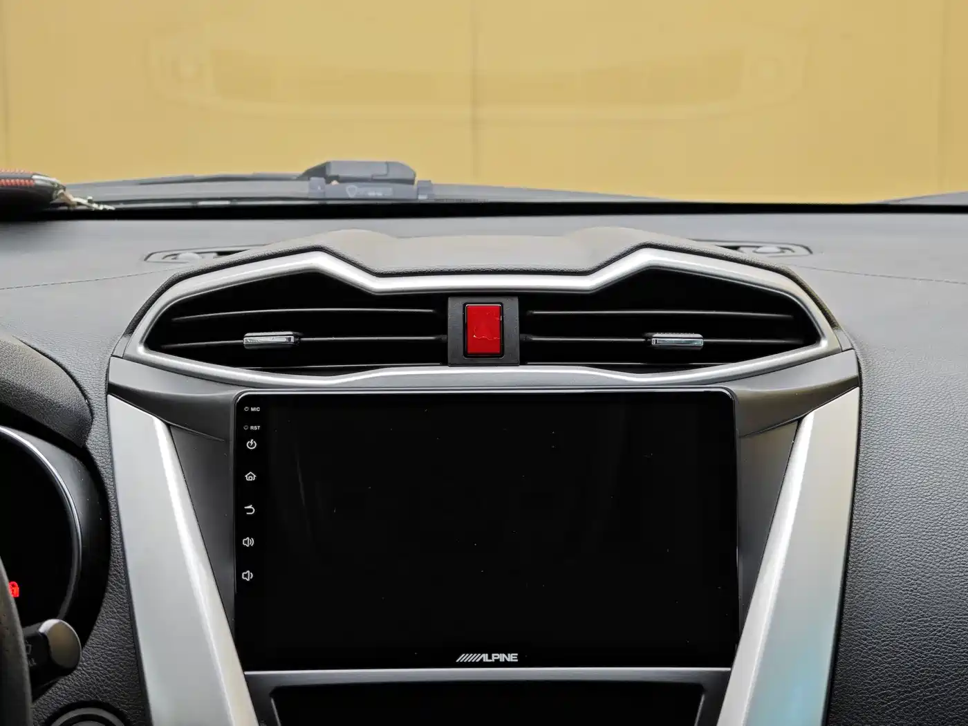 BYD Yuan 2016 1.5L Automatic Luxury фото 15