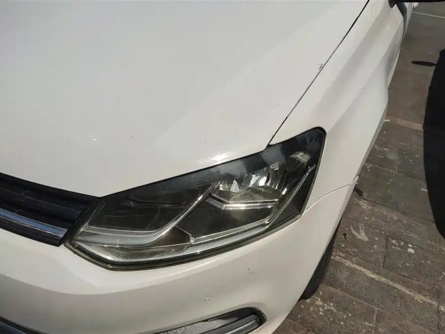 Volkswagen Polo 2014 1.4L Automatic Comfort Edition фото 5