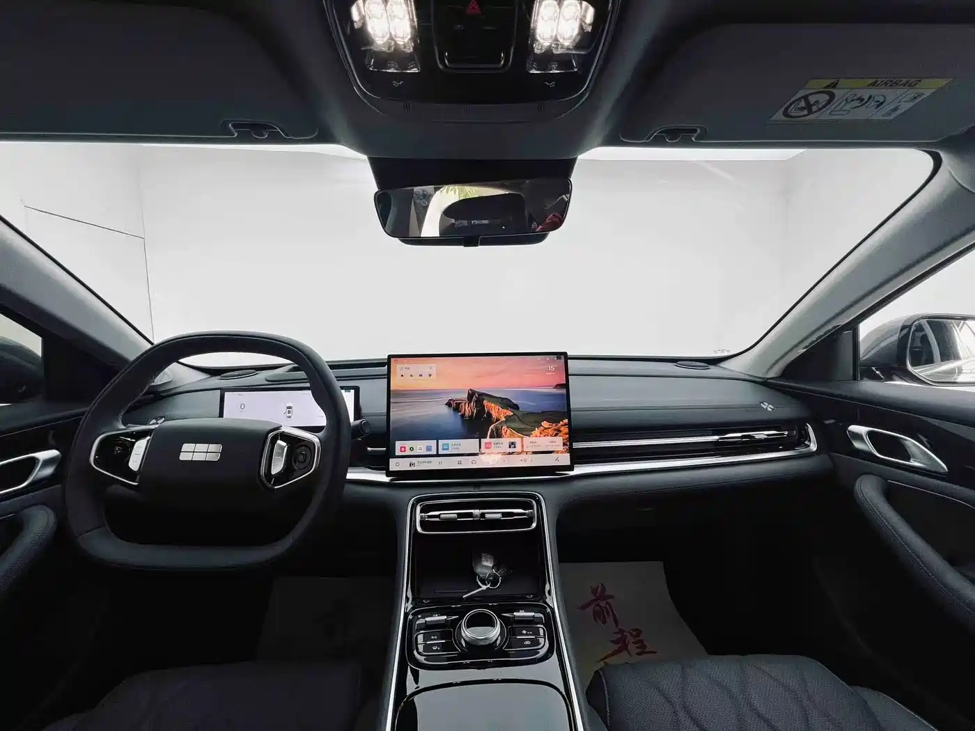 Geely Galaxy Galaxy A7 2025 EM-i 150km Explorer+ Edition фото 5