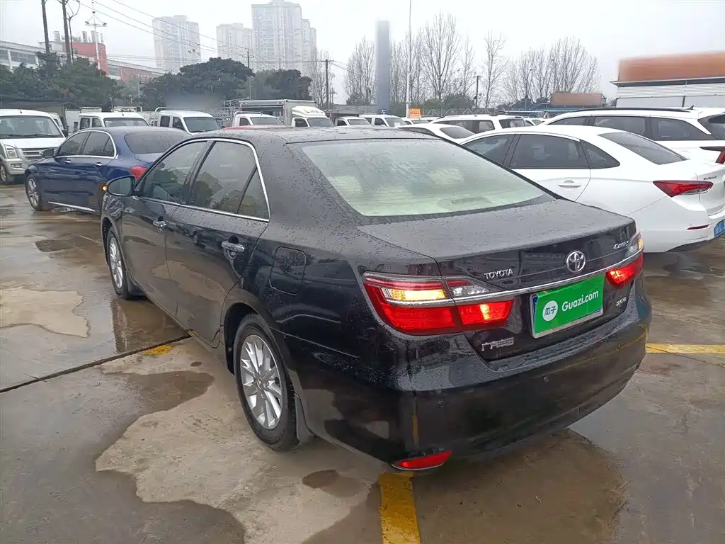 Toyota Camry 2015 2.0G Leading Edition фото 24