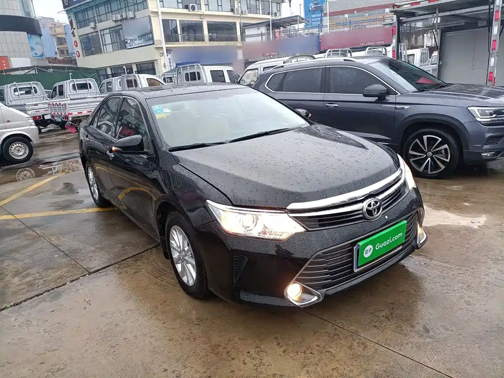 Toyota Camry 2015 2.0G Leading Edition фото 23