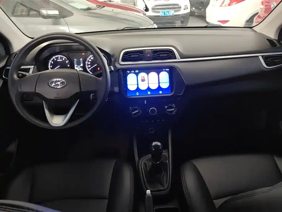 Hyundai Verna 2017 1.4L Manual Renewal Edition China VI фото 12