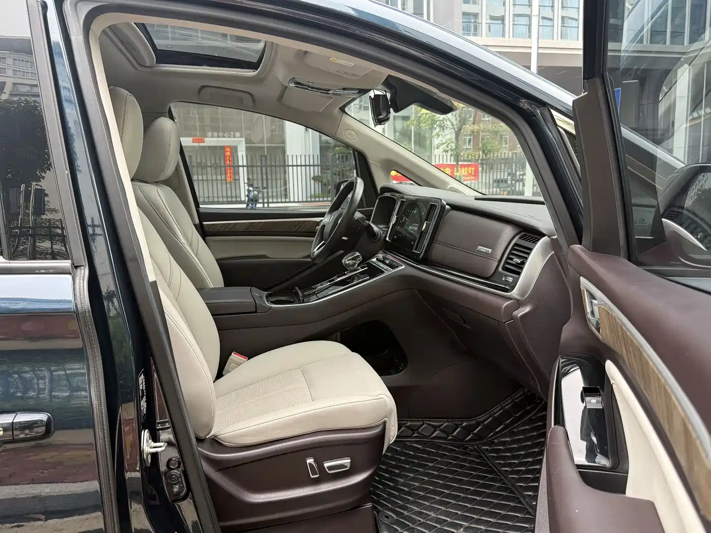 GAC Trumpchi Trumpchi M8 2021 Master Series 390T Ultimate Edition фото 19