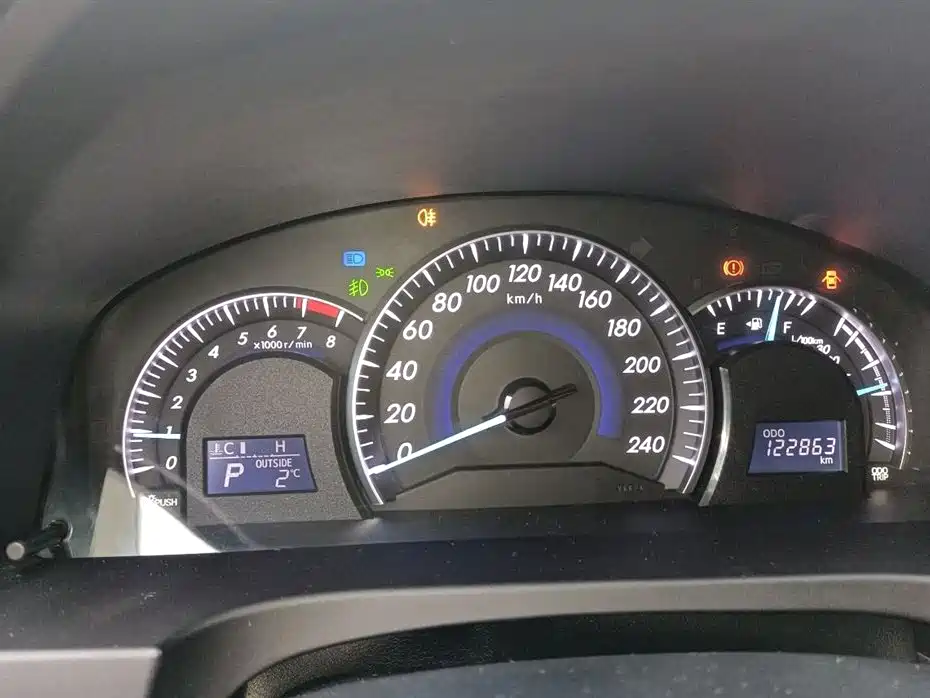Toyota Camry 2015 2.0G Leading Edition фото 9