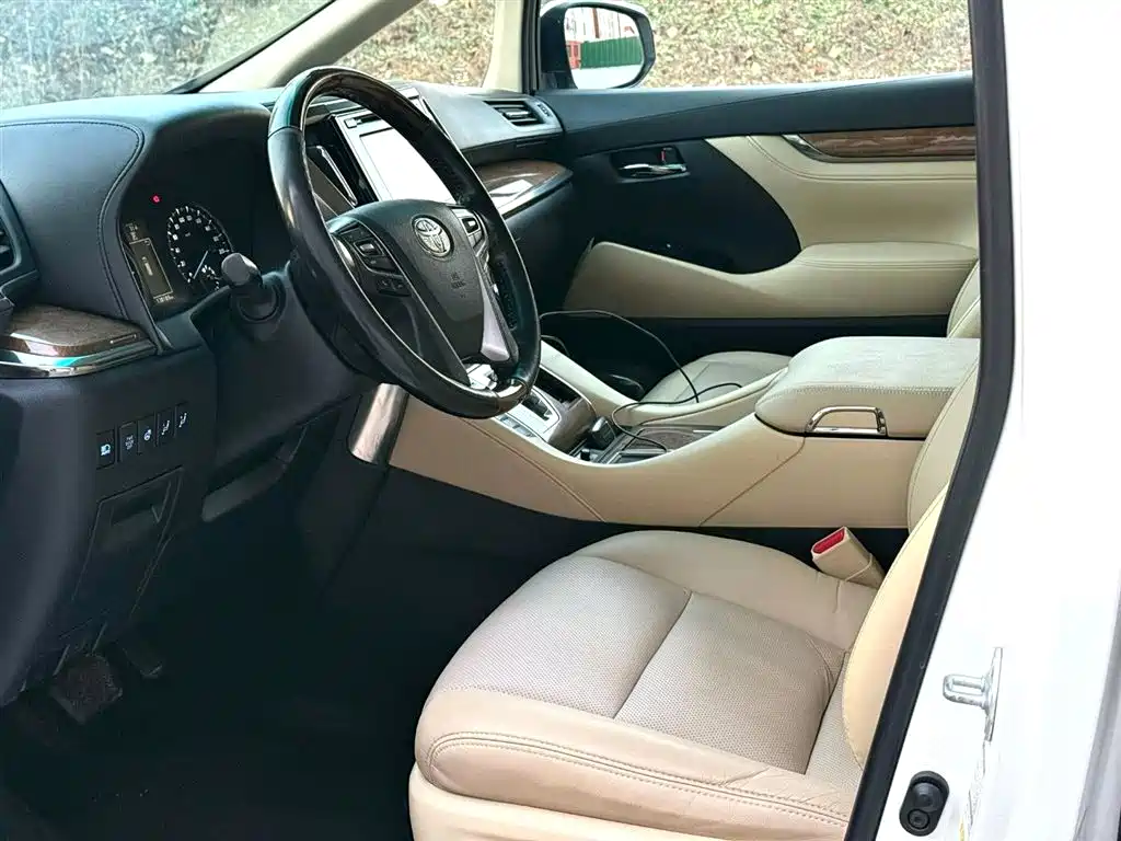 Toyota Alphard 2015 3.5L Premium Edition фото 3
