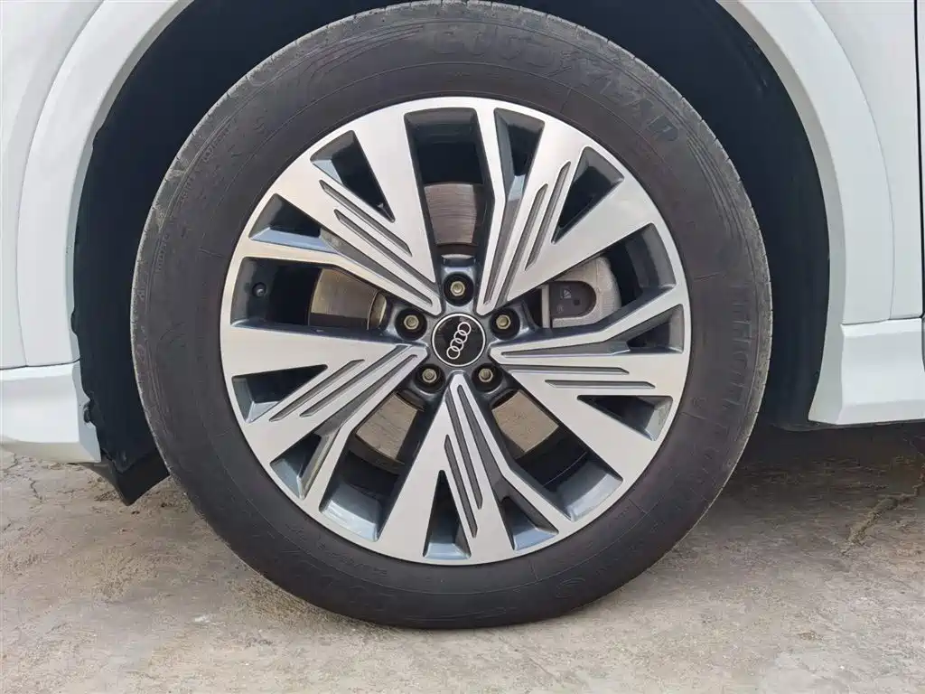 Audi Q4 e-tron 2024 40 e-tron Pioneer Edition фото 30