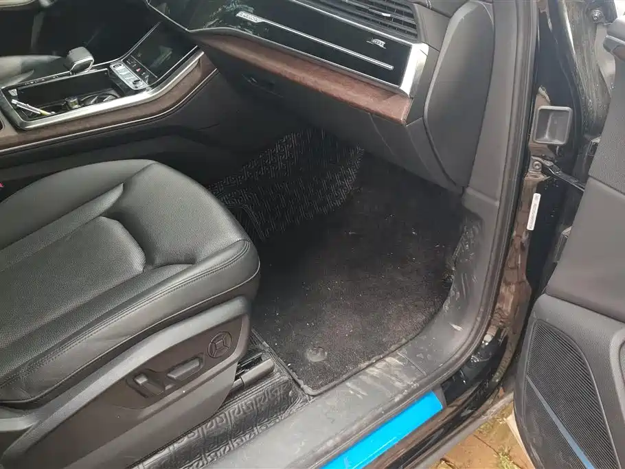 Audi Q7 2023 55 TFSI quattro S line Sport фото 8