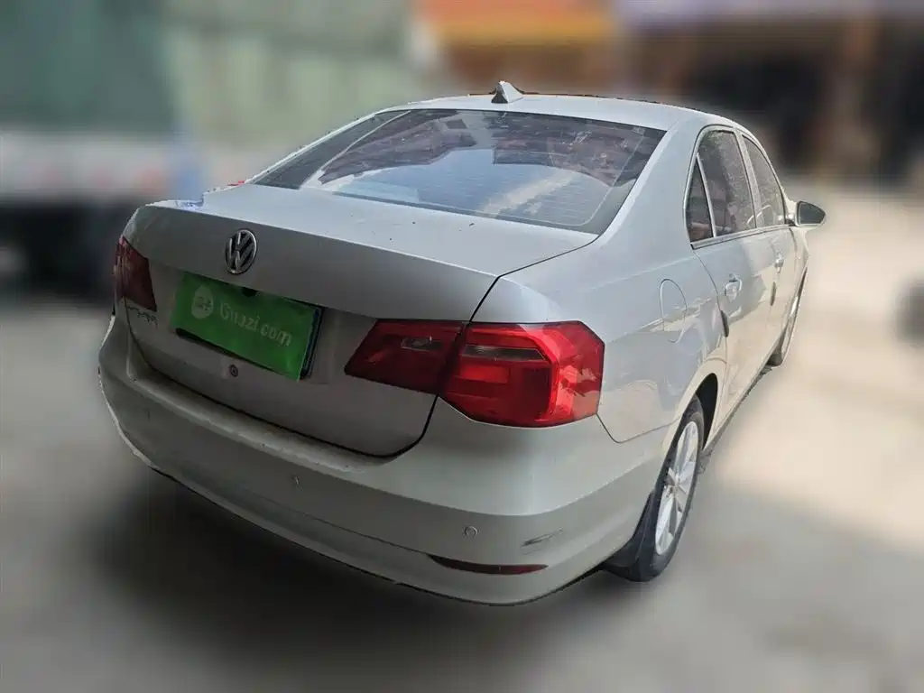Volkswagen Jetta 2013 1.6L Automatic Comfort фото 5