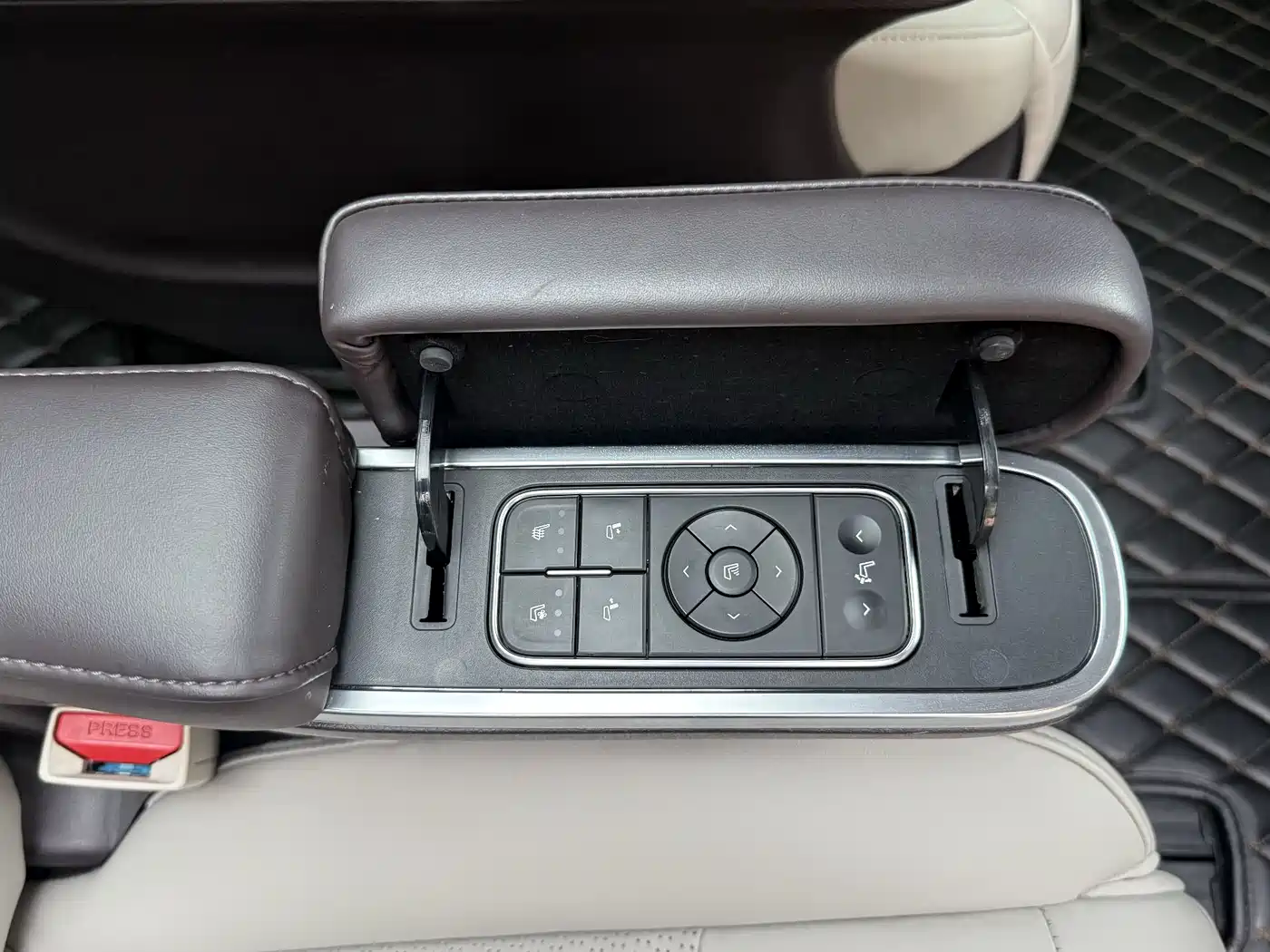 GAC Trumpchi Trumpchi M8 2021 Master Series 390T Ultimate Edition фото 16