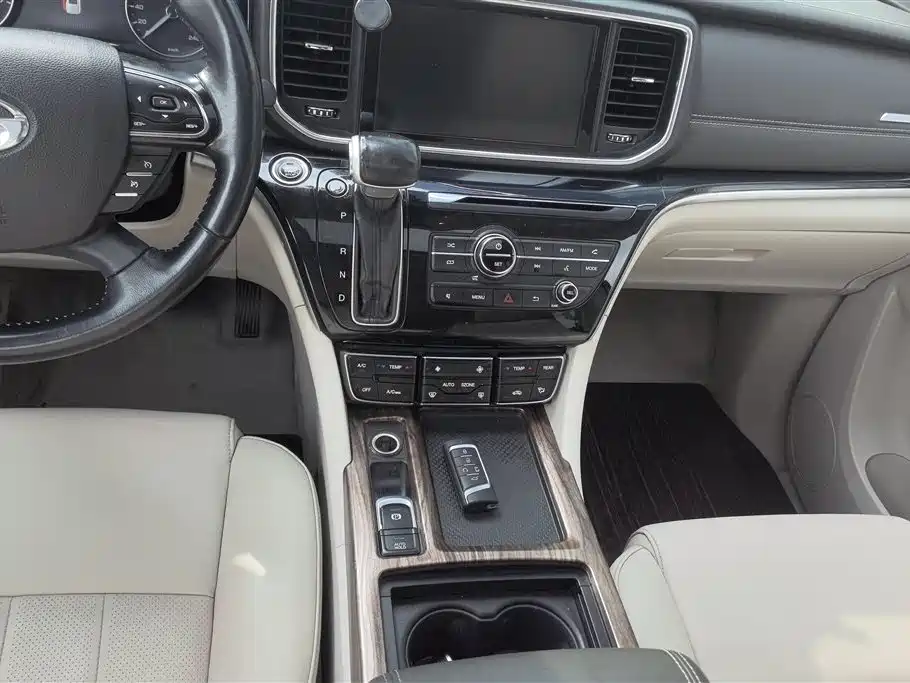 GAC Trumpchi Trumpchi M8 2018 320T Exclusive Edition фото 16