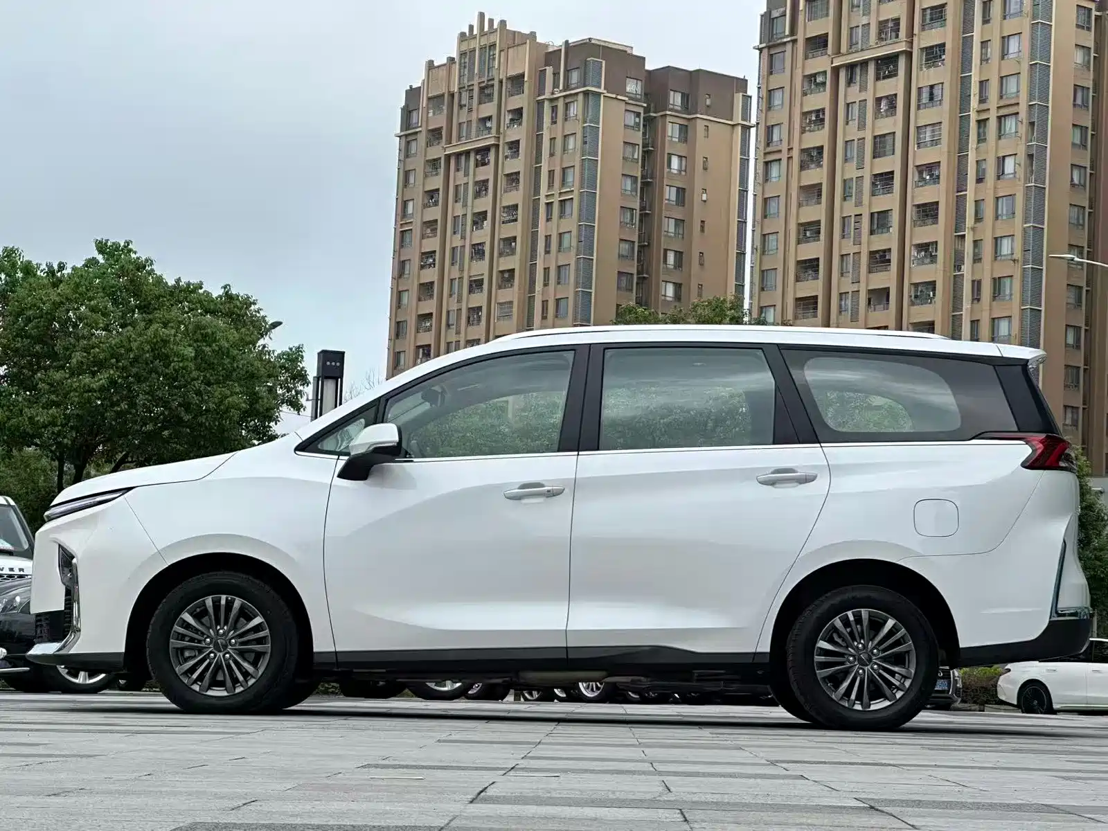 Фото 4 - Maxus Maxus G50 PHEV