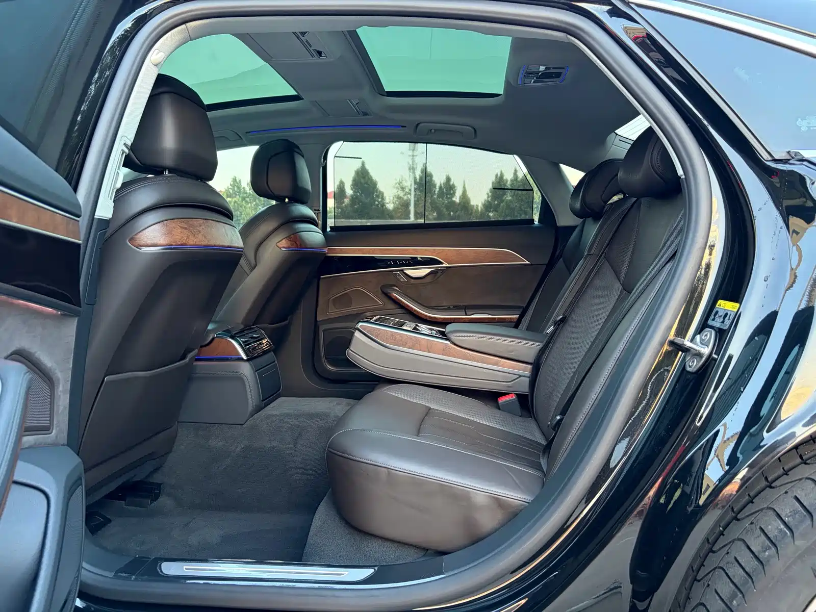 Фото 6 - Audi A8