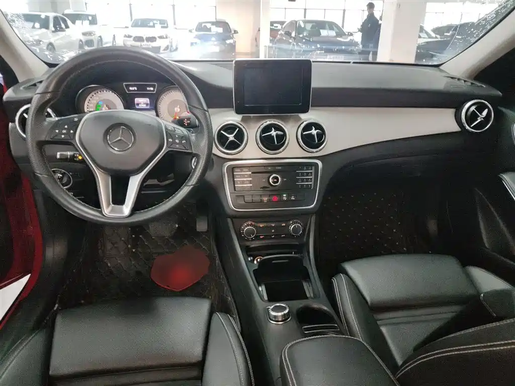 Mercedes-Benz GLA 2016 GLA 200 Dynamic фото 6