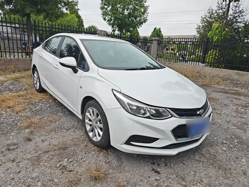 Chevrolet Cruze 2018 320 Automatic Pioneer Sunroof Edition фото 4
