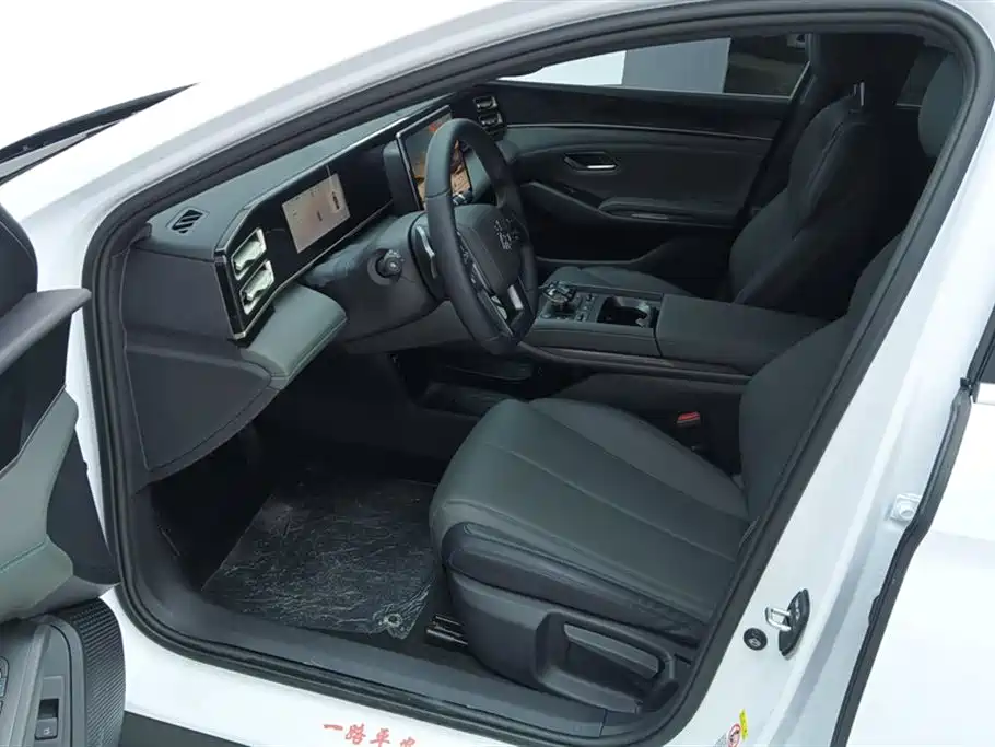 BYD Qin L 2025 DM-i Smart Drive Edition 80KM Leading фото 9