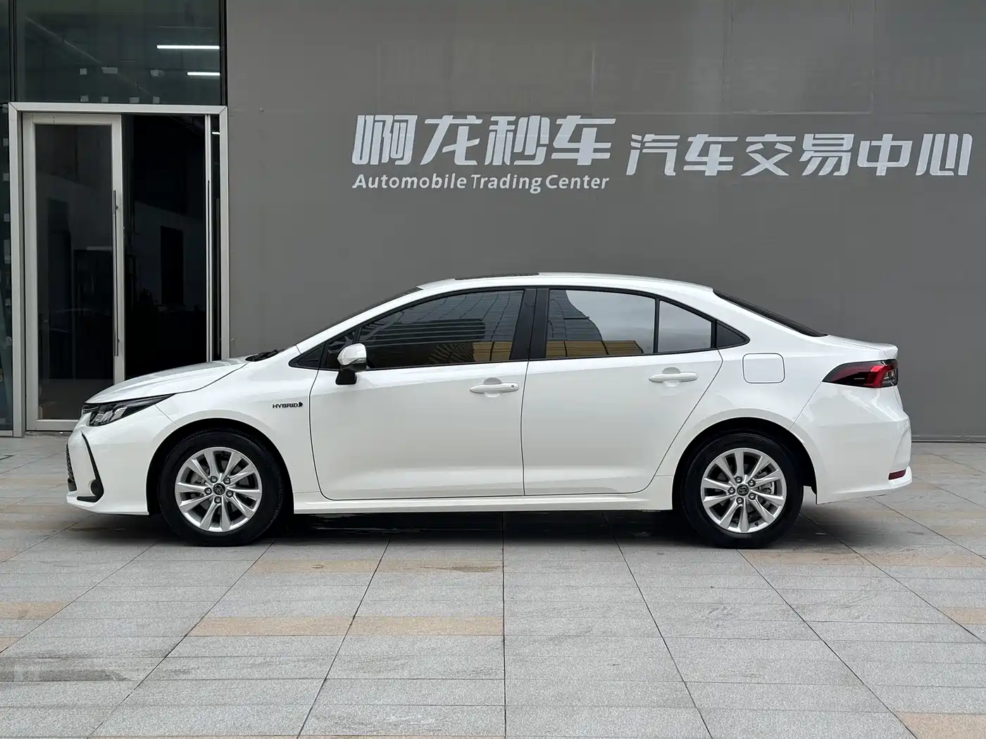 Toyota Corolla 2023 1.8L Smart Hybrid Dual Engine Elite Edition фото 17