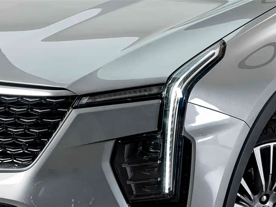 صورة 4 - Cadillac XT4