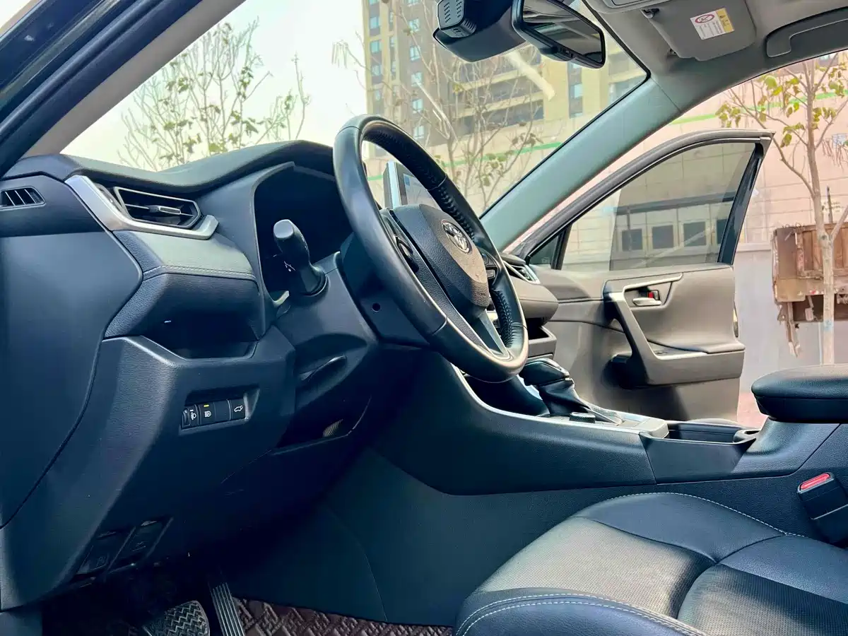 Toyota Wildlander 2020 2.0L CVT 2WD Premium фото 8