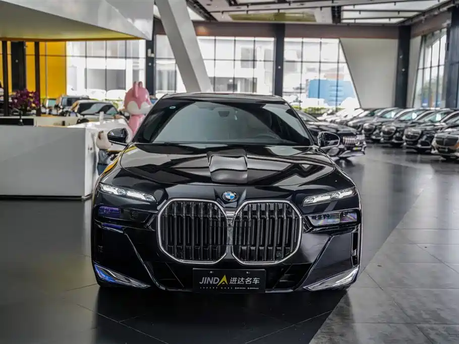 BMW 7 Series 2023 Model 740Li Premium Luxury Package фото 4