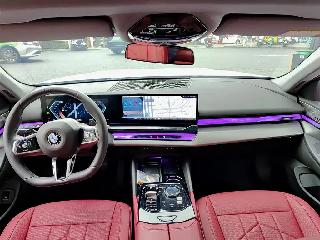 BMW 5 Series 2025 530Li Leading M Sport Package фото 10