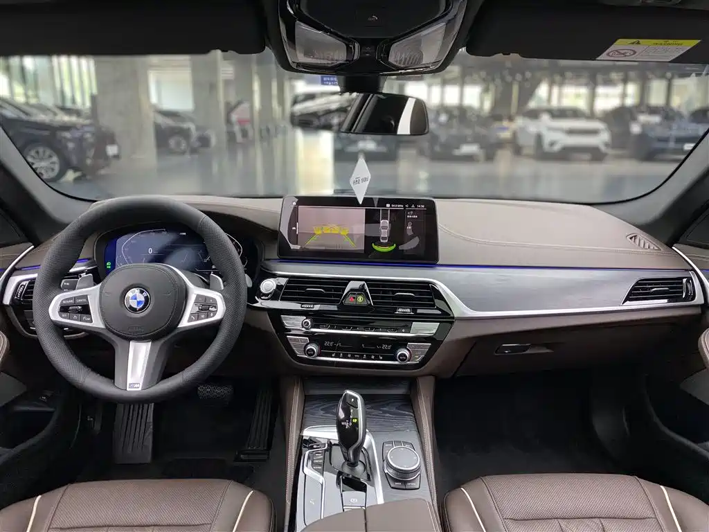 BMW 5 Series 2022 Facelift 530Li Leading M Sport Package фото 12