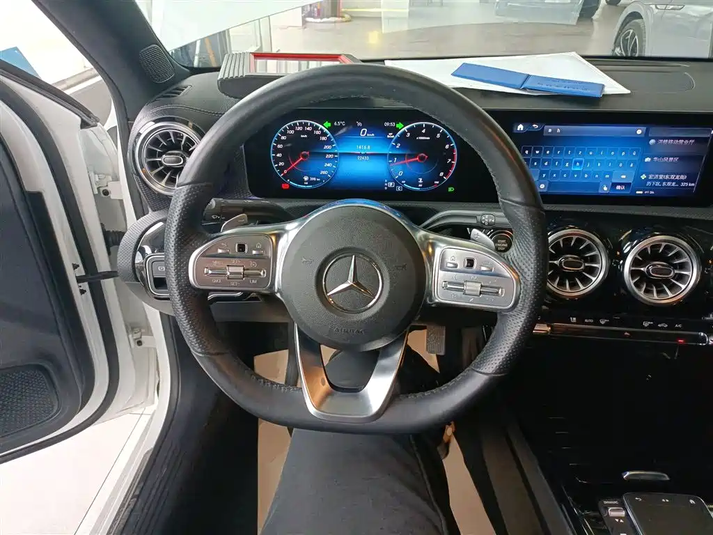 Mercedes-Benz A-Class 2022 Facelift III A 200 L Sport Sedan Fashion фото 7
