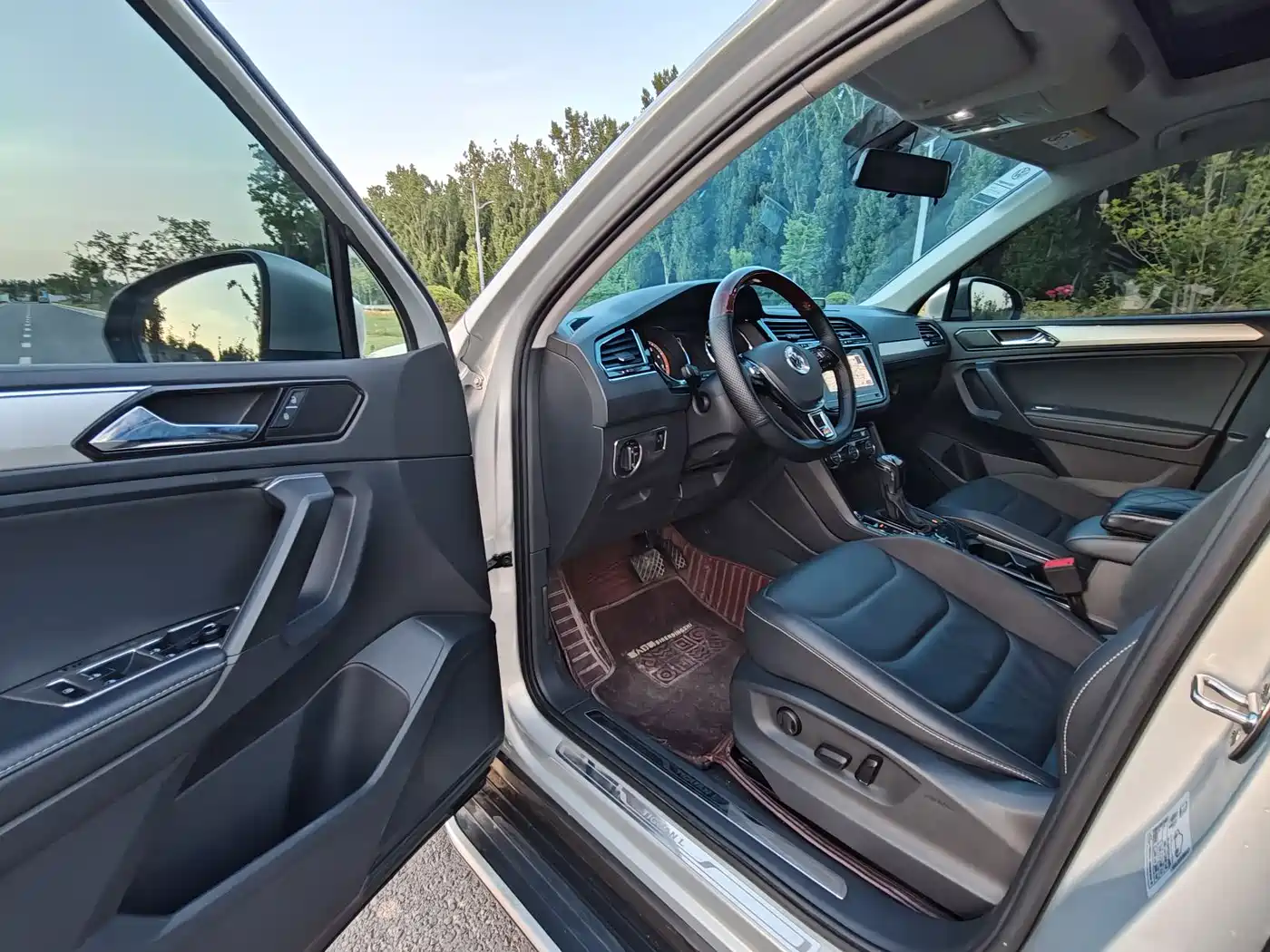 Volkswagen Tiguan L 2020 330TSI Auto 2WD Panorama Comfort China VI фото 9