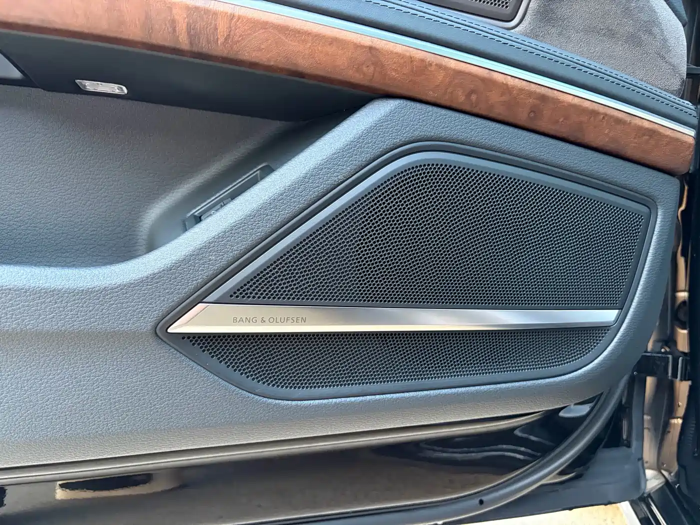 Фото 5 - Audi A8