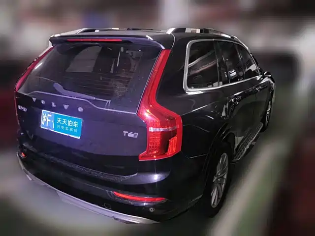 Volvo XC90 2018 T6 Momentum 7-Seater — фото 2
