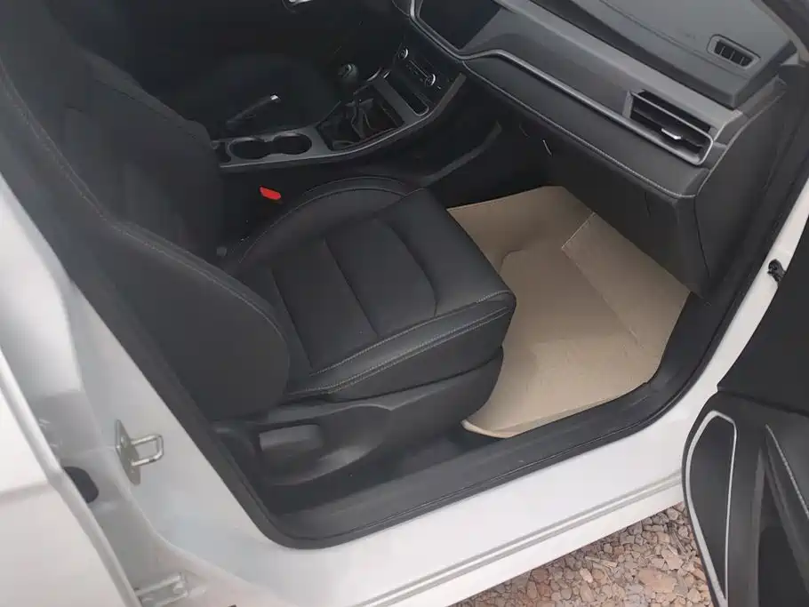 Фото 8 - Geely Emgrand