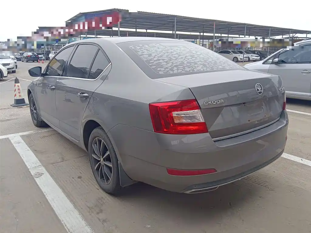 Škoda Octavia 2017 1.6L Automatic Smart Edition фото 23