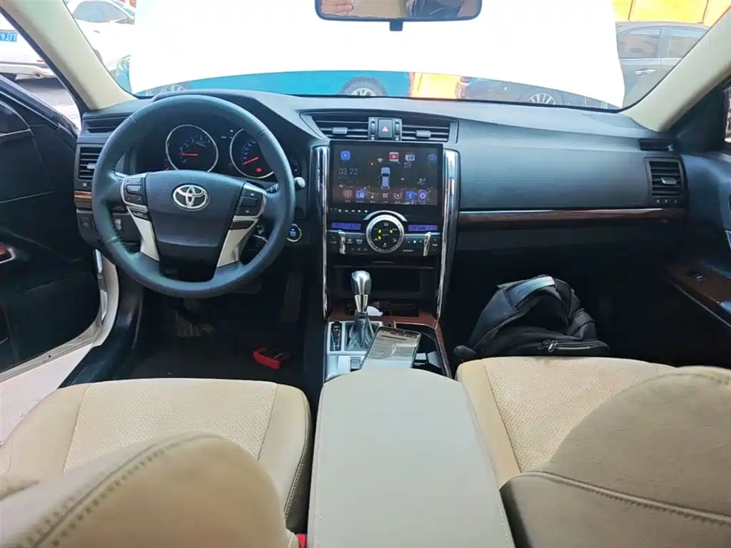 Toyota Reiz 2013 2.5V Premium Edition фото 10
