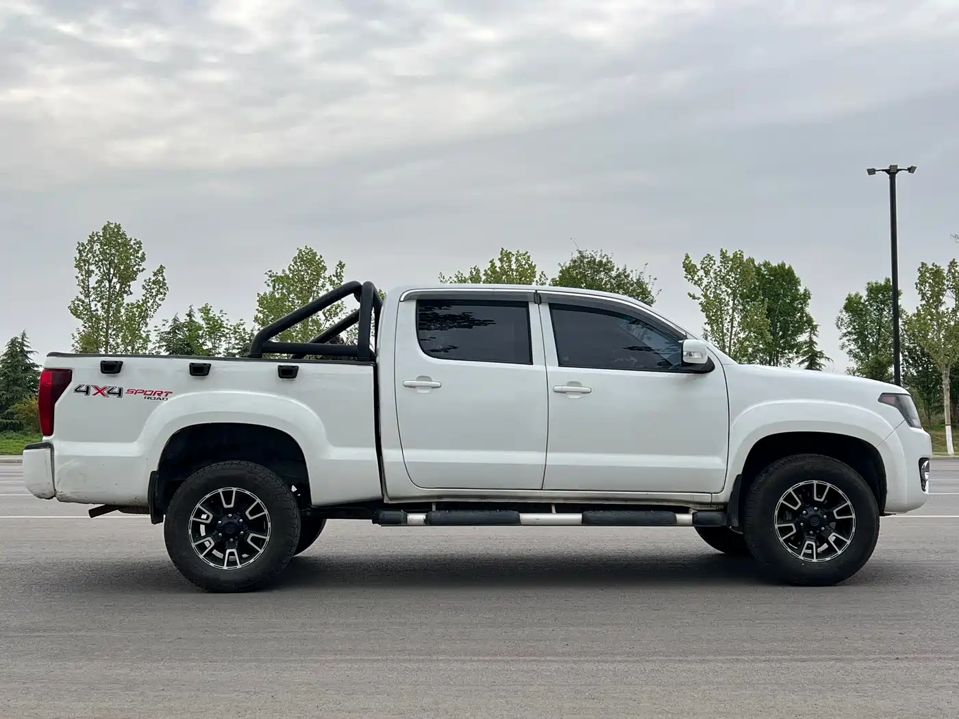 Huanghai Dragon 2016 2015 2.4L 4WD Gasoline Sport Edition 4G69S4N