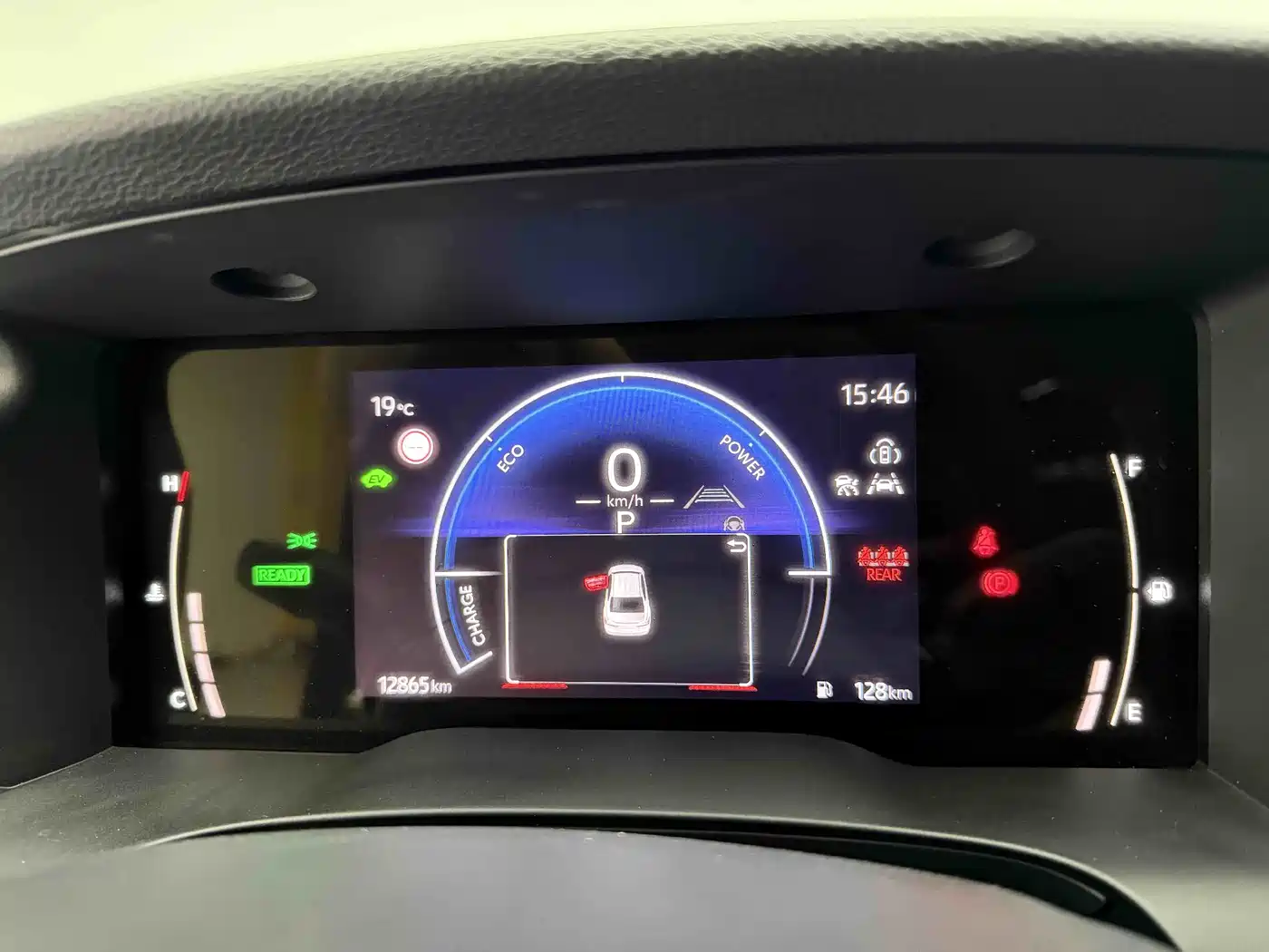 Toyota Camry 2026 Hybrid 2.0HE Elite Edition фото 16