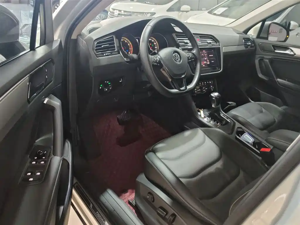 Volkswagen Tiguan L 2019 Facelift 330TSI Auto 2WD Smart Luxury China VI фото 16