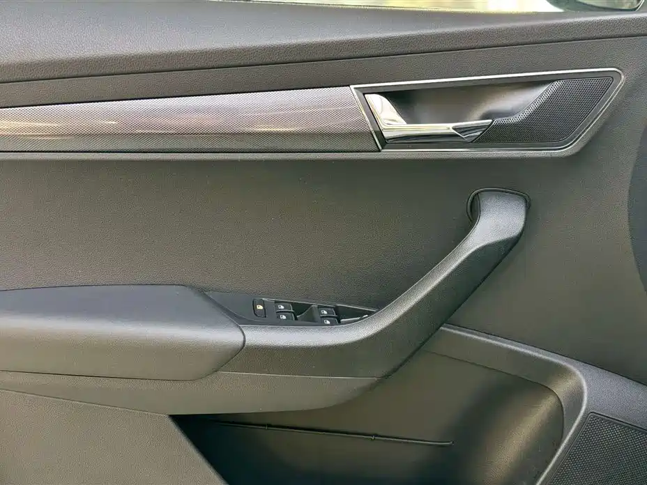 Škoda Karoq 2021 TSI280 Luxury Edition фото 16
