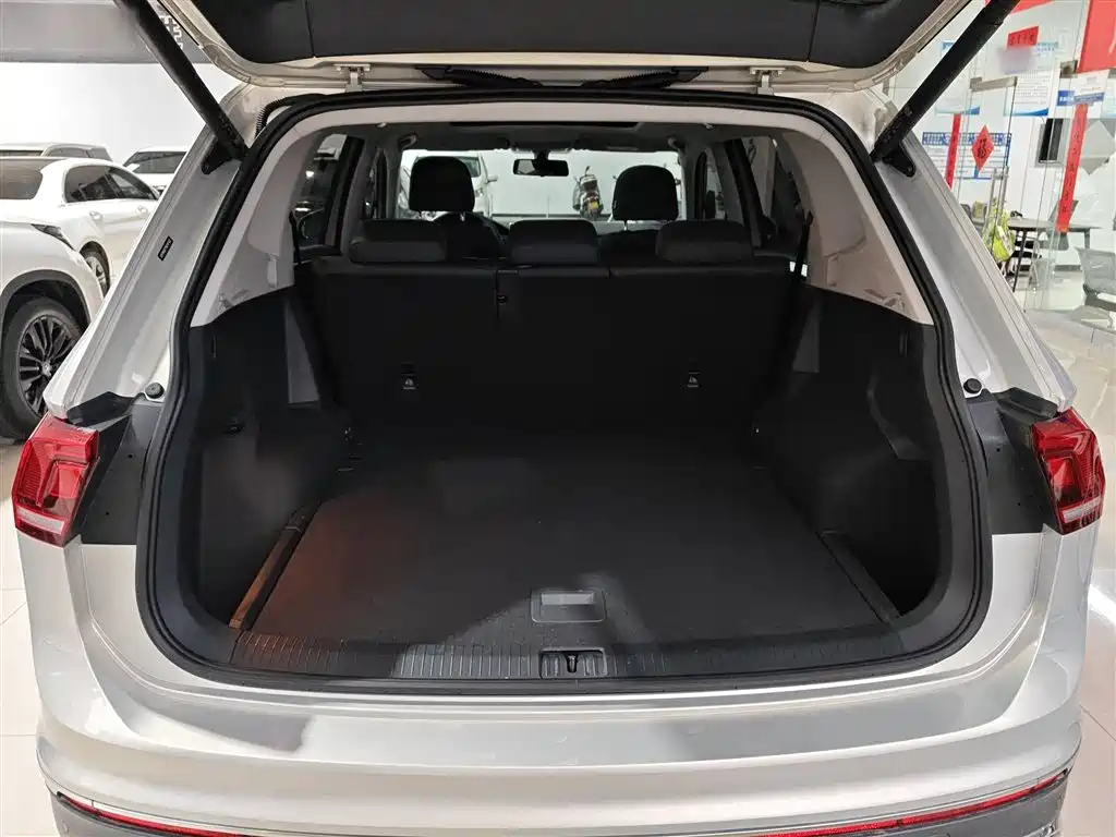 Volkswagen Tiguan L 2023 330TSI Auto 2WD Smart Edition фото 15