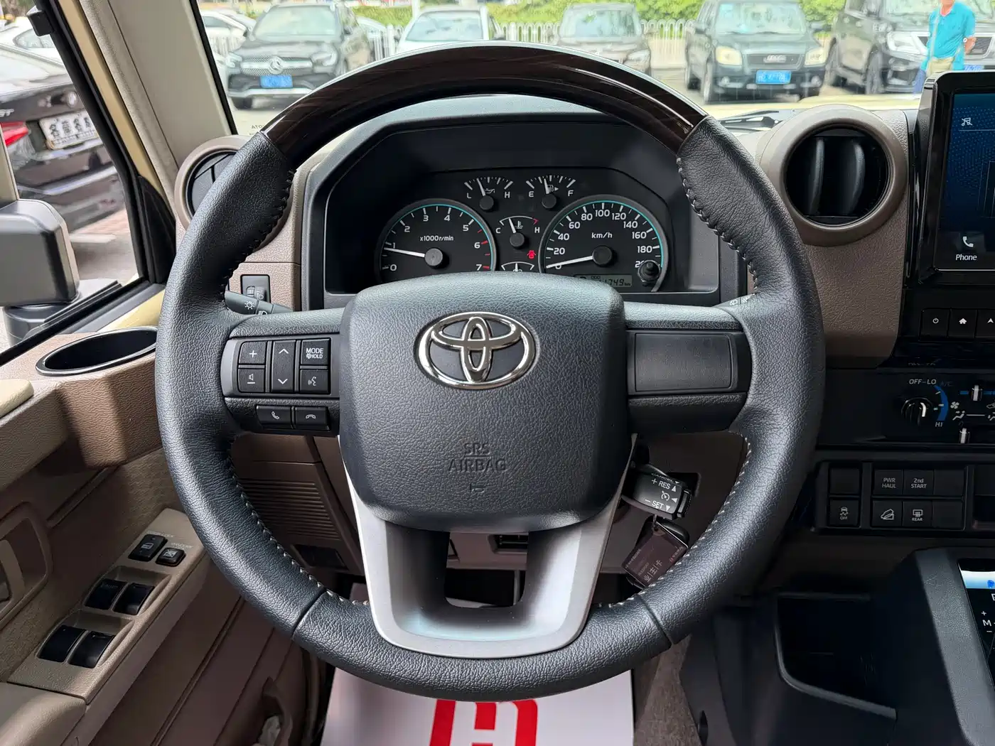 Toyota Land Cruiser (Import) фото 12