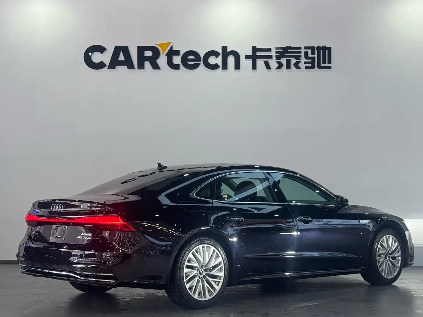Audi A7L 2024 45TFSI S-line Dream Edition Crystal Package фото 26