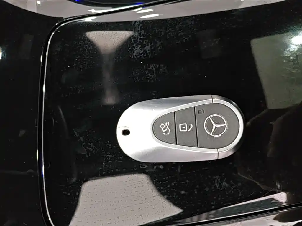 Mercedes-Benz C-Class 2023 Facelift C 200 L Sport Edition фото 9