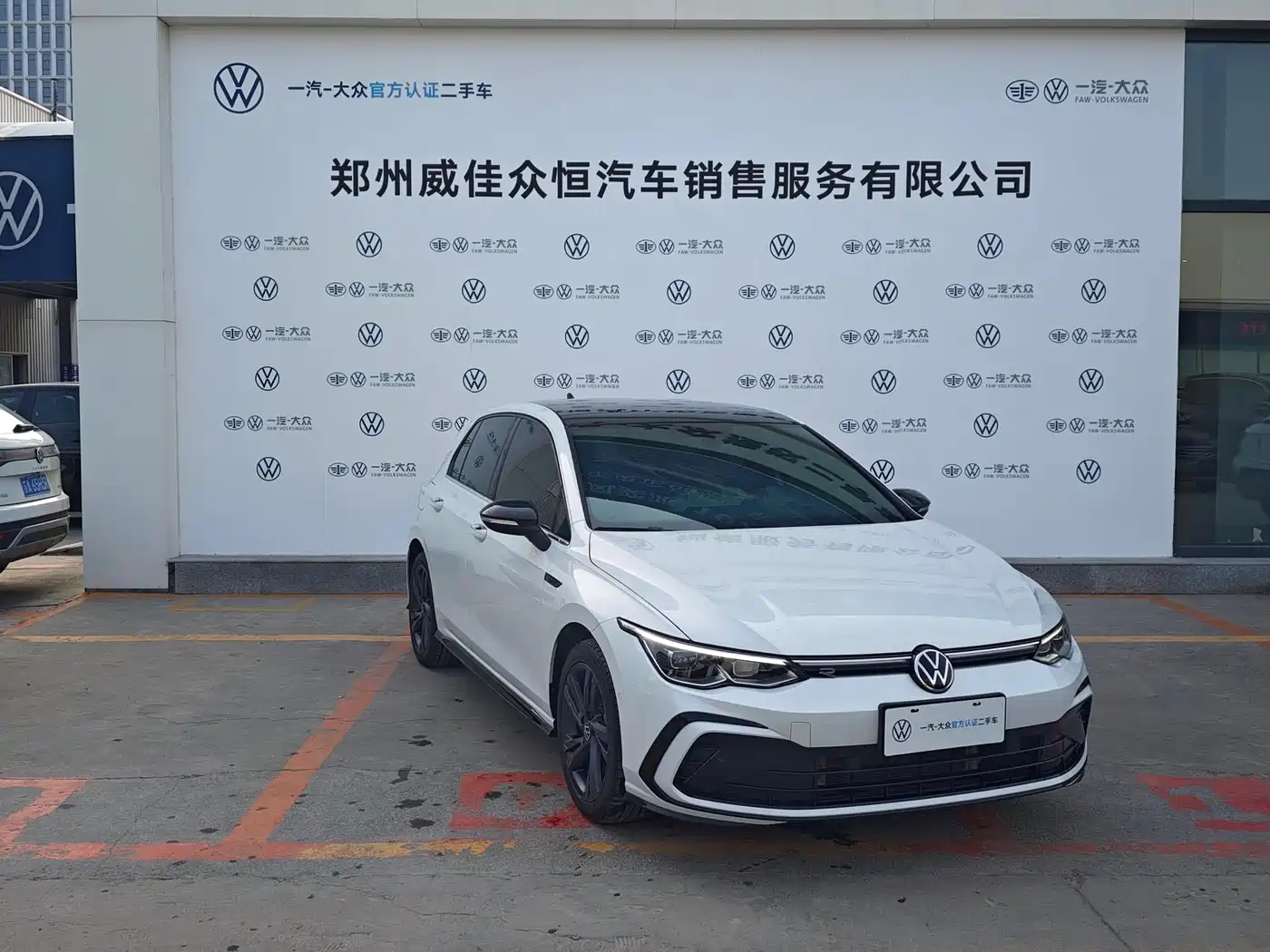Volkswagen Golf 2023 280TSI DSG R-Line Lite фото 10
