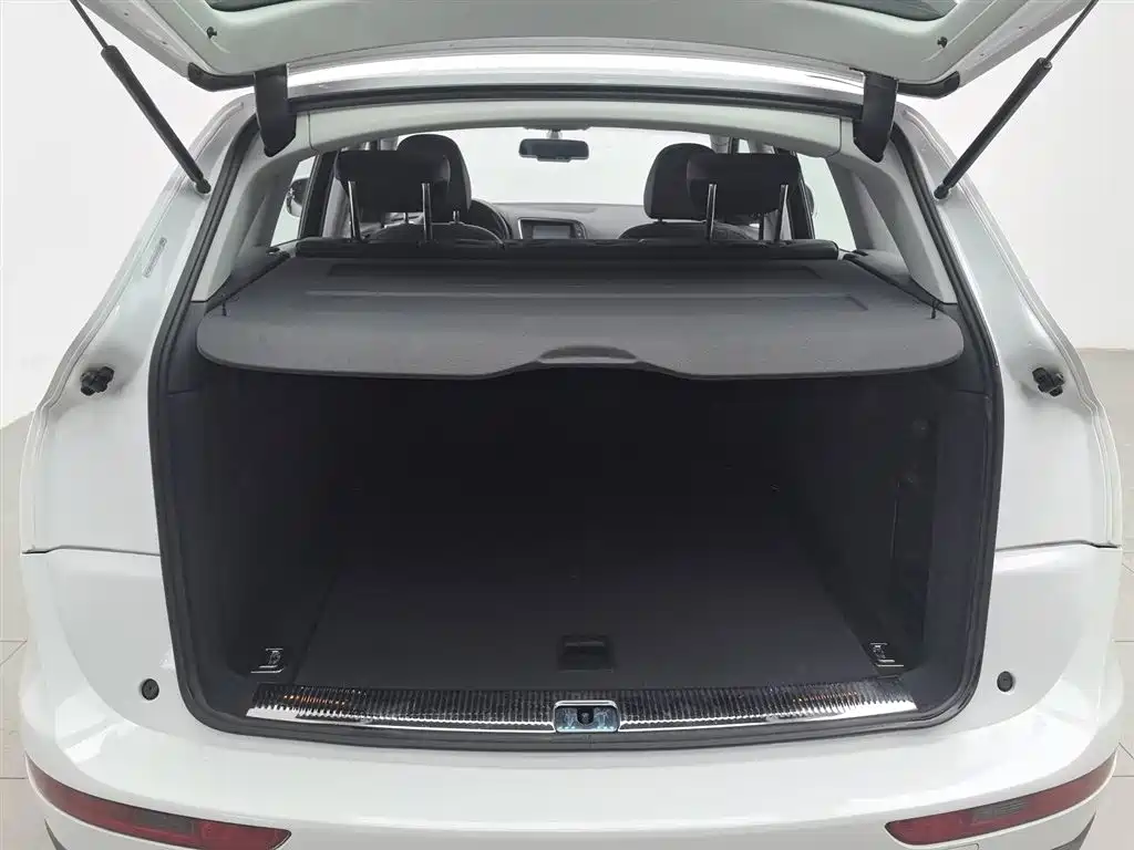 Audi Q5 2016 40 TFSI Technology Model фото 16