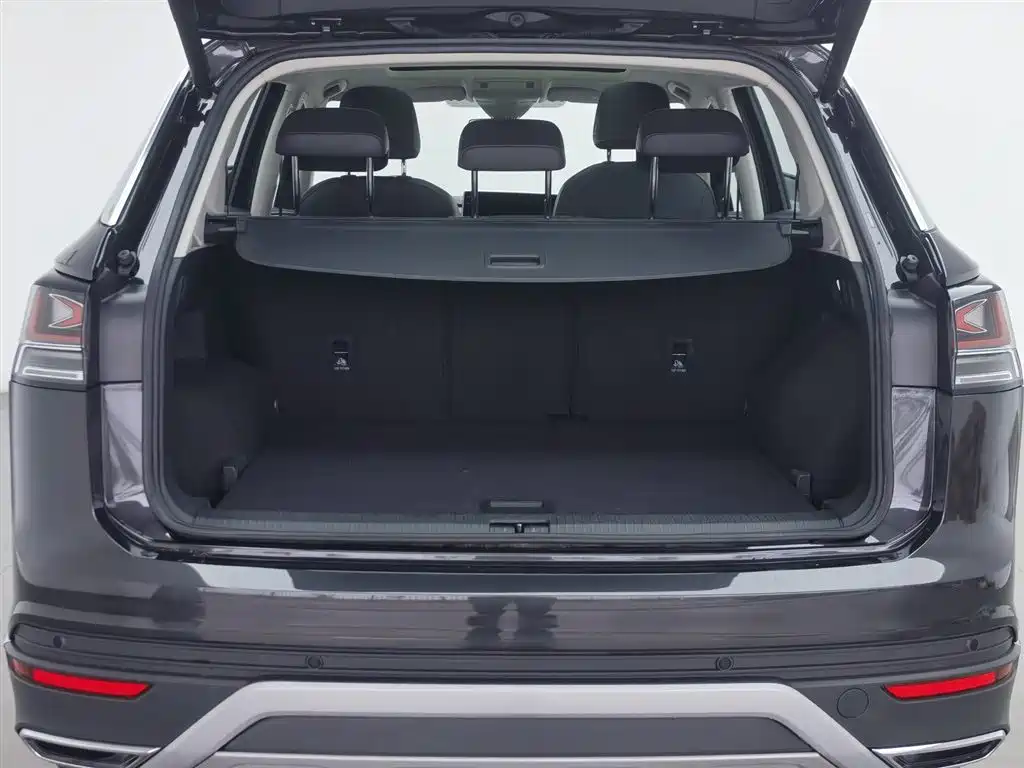 Volkswagen Tayron 2023 330TSI 2WD Luxury Plus Advanced Edition фото 16